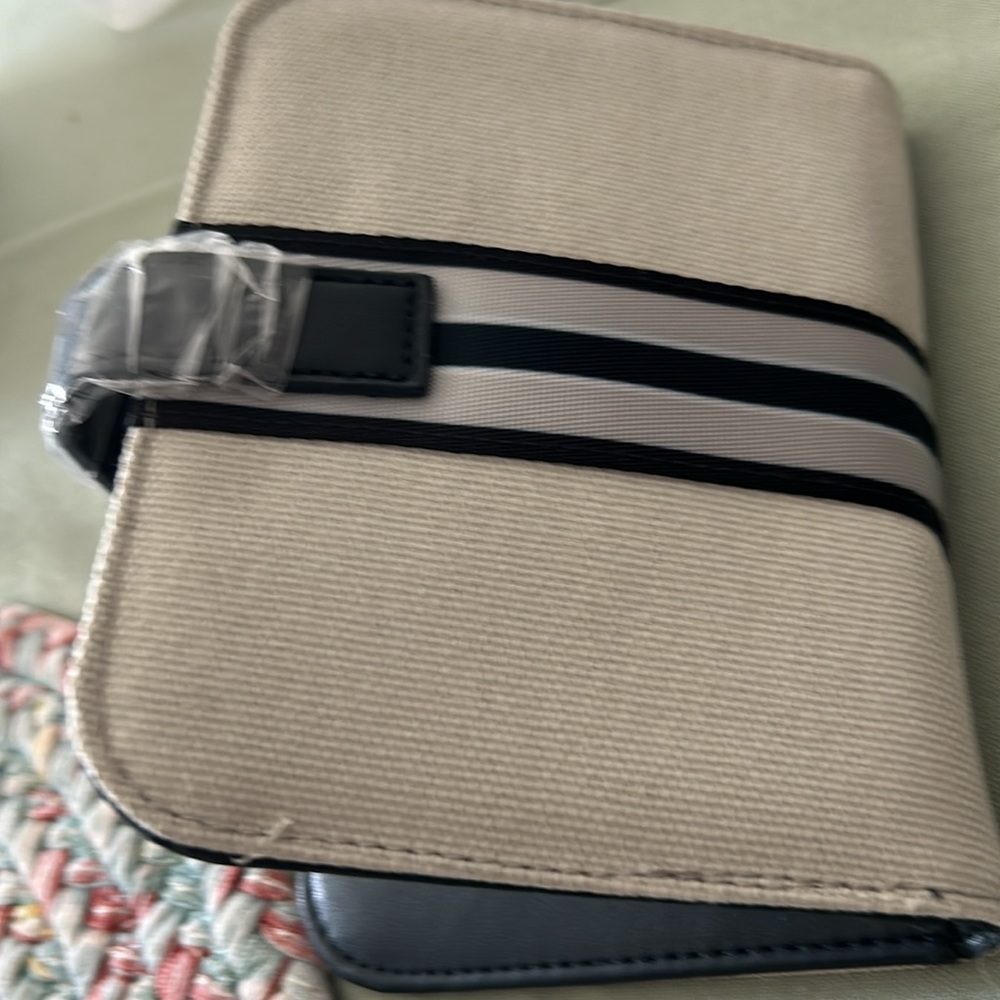 PASSPORT CASE NEW - Picture 5 of 5